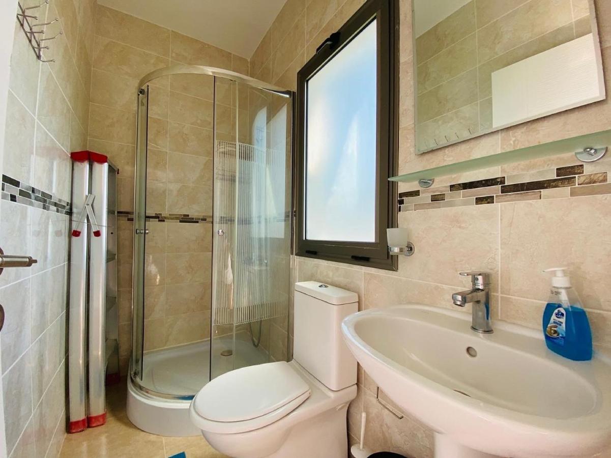 Prestige Studios Kyrenia  Luaran gambar